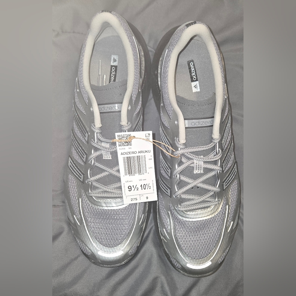 New 9.5 Mens Adidas Adizero Aruku